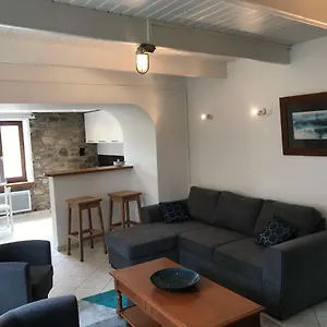  Hébergement de vacances Charmante Maison Entre Terre Et